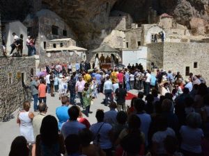 Ortodoks Dünyası Sümela Manastırı’nda 15 Ağustos’ta 6. Kez Ayin Toplanacak