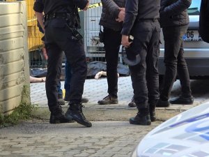 İ̇ş Hanın 7. Katından Aracın Üzerine Düşen Kadın Hayatını Kaybetti