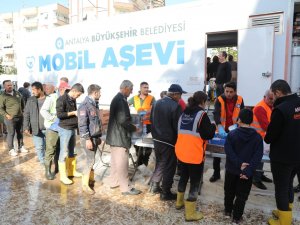 Kumluca’da Gıda Ve Eşya Temini İle Hasar Tespitleri Yapılıyor