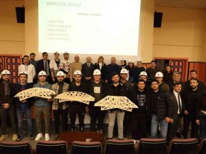 Gaün’de Ahşap Köprü Yarışması