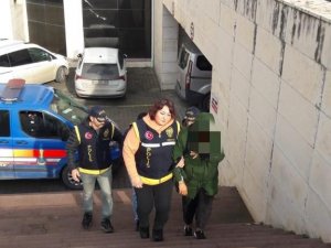 Kendi Evi Gibi Boş Olan Yazlık Eve Yerleşenler Polise Yakalandı