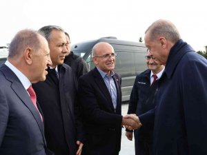 Cumhurbaşkanı Erdoğan’ın Yanında Dikkat Çeken İsim