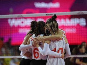 Eczacıbaşı Dynavit Yarı Finale Yükseldi