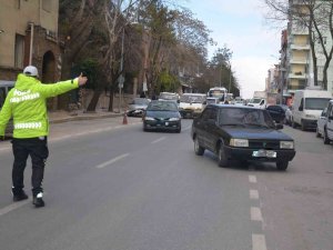 Uşak’ta 976 Sürücüye Para Cezası Kesildi