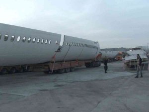 Hadımköy’de Bekleyen Hurda Uçaklar Tem Otoyolu İle Limana Taşındı