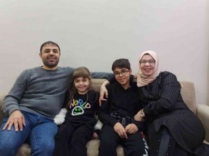 Görme Engelli Çift Hayatlarını Sevgi İle Aydınlatıyor
