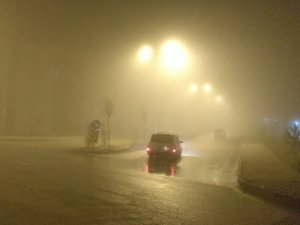 Elazığ’da Gece Saatlerinde Yoğun Sis: Görüş Mesafesi 10 Metreye Kadar Düştü