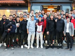 Afyonspor Oyuncuları Yemekte Buluştu