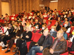 Aktif Yaşlılardan Yeni Tiyatro Gösterisi