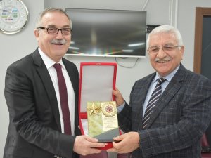 47 Yıl 3 Ay Görev Yaptı