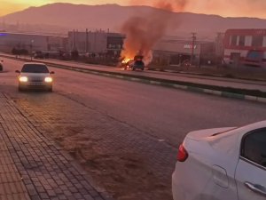 Bursa’da Bir Otomobil Alev Alev Yandı