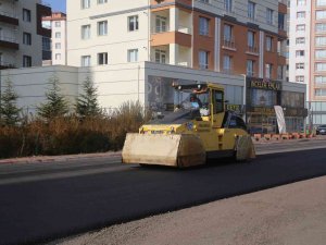 Melikgazi Belediyesi Asfalt Çalışmalarına Hız Kesmeden Devam Ediyor