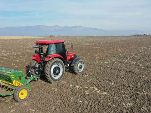 Denizli’de Çiftçilere Dağıtılan Sertifikalı Tohumlar Toprakla Buluştu