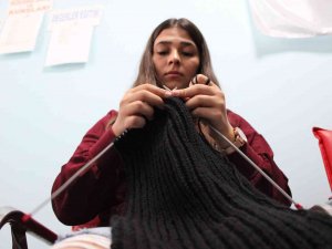 Gönüllü Öğrenciler, Minik Kardeşlerinin Yüreklerini Isıtıyor
