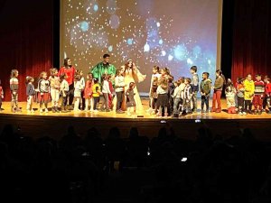 Kütahya’da ’Vazodaki Peri’ Adlı Tiyatro Oyunu Sahnelendi