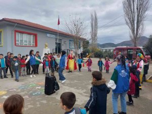 Germencik’te Gönüllü Gençler, İlkokul Öğrencilerine Yönelik Etkinlik Düzenledi