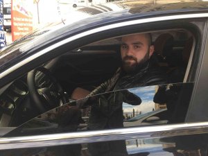 Adana’da Otomobilde Arkadaşlarıyla Oturan Şahsa Silahlı Saldırı