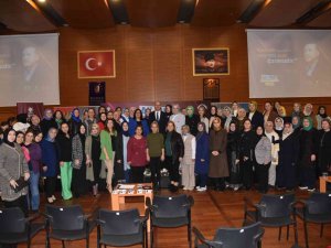 ‘Siyaset Akademisi Kadın’ Programında İlk Ders Zili Çaldı