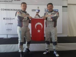 Ülkü Motorsport Almanya’dan Kupayla Döndü