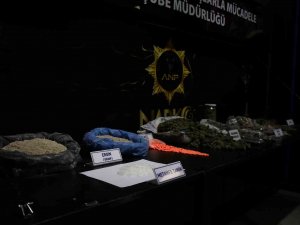 Yakalanmamak İçin Ambalajı İle Uyuşturucuyu Yutan Şahıs Hastaneye Kaldırıldı