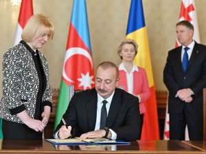 Ab’ye Karadeniz’in Altından Elektrik Hattı Döşeniyor