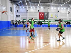 Gençlik Basketbol Turnuvasında Heyecan Dolu Maçlar