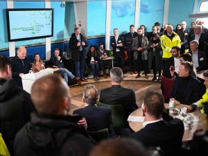 Almanya’da İlk Lng Terminali Açıldı