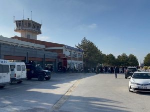 Sis Yüzünden Yolcu Uçağı Eskişehir’e İnemedi