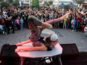Kuşadası’nda Yeni Yıl Kutlamaları Erken Başladı