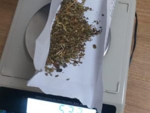 Güven Timlerinin Şüphelendiği Araçtan Uyuşturucu Çıktı