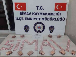 Polisten Kaçan Araçtan Yüklü Miktarda Uyuşturucu Hap Çıktı