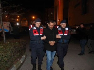 El Yapımı Patlayıcıyla Kaçak Kazı Yapan 3 Kişi Tutuklandı