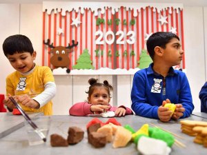 Çocuk Atölyesindeki Minikler Kurabiye Yapmayı Öğrendi
