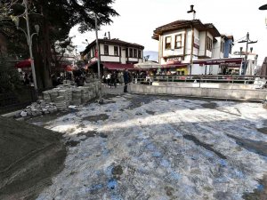 Abdal Camii Çevresinde Zemin Yenileniyor
