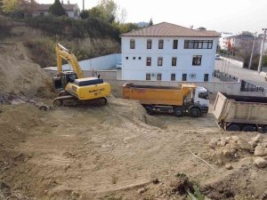 Altınova’da Eğitim Kalitesi Yeni Yatırımlarla Artıyor