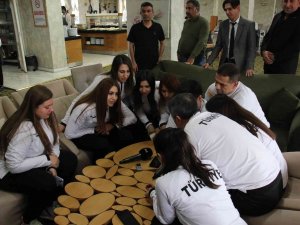 Bakan Kasapoğlu, Golbol Kadın Milli Takımı’nı Tebrik Etti