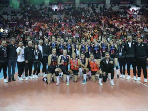 Bronz Madalya Eczacıbaşı Dynavit’in