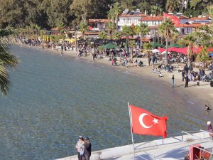 ’Sakin Kent’te Adım Atacak Yer Kalmadı