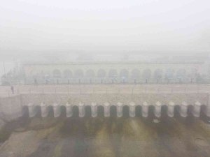 Yoğun Sisten Beyşehir Gölü Görünmez Oldu, Balıkçılar Avlanmaya Ara Verdi