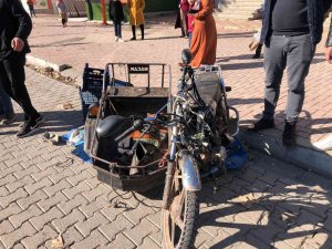 Otomobil İle Motosiklet Çarpıştı: 1 Yaralı