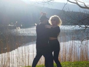 Gölcük’te Güzel Havanın Tadını Dans Ederek Çıkardılar