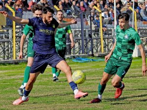 Alaçatıspor Penaltı Golleri İle Rakibini 2-1 Yendi