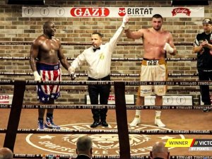 Türk Kulübün Boksörü Dünya Devine Diz Çöktürdü