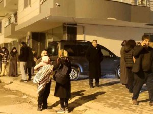 Hatay Depremi İ̇slahiye’de De Paniğe Neden Oldu