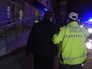 Alkollü Sürücü Kırık Koluyla Direksiyon Başına Geçti, Kaza Yapıp Ortalığı Birbirine Kattı