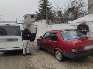 Van’da Çalıntı 3 Otomobil Ele Geçirildi, 20 Kişi Tutuklandı