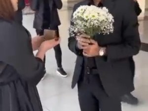 Ataşehir’de Evlilik Teklifinde Roller Değişti, Bu Sefer Kadın Evlenme Teklif Etti