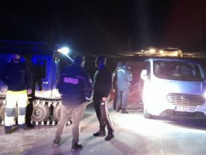 Malezya Uyruklu 7 Kişilik Aile Kar Nedeniyle Yolda Mahsur Kaldılar