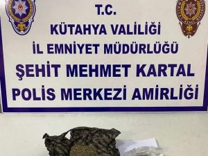 Kütahya’da Bir Şahsın Üzerinde Uyuşturucu Ele Geçirdi
