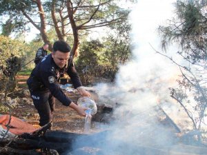 Su Dolu Bidonlarla Alevlerin Ormana Sıçraması Önlendi